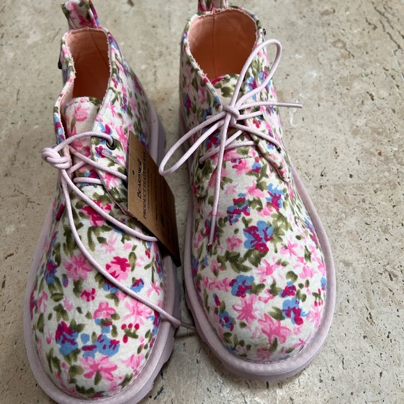 BEARPAW Skye Youth Multiple Floral Colors Chukka Bootie Soft Canvas Size 5 - Picture 2 of 8